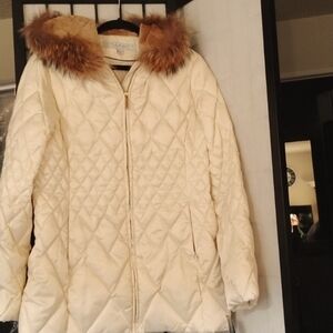 Laundry by Shelli Segal- NEW - Designer puff jacket, fitted, XL -shiny cream
